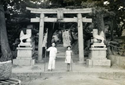 日参まいりの幟