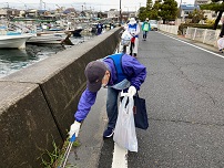 1大的場海岸清掃の様子2