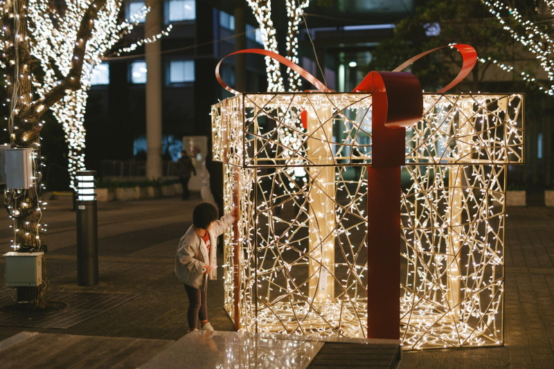 イルミネーションと少女1