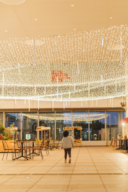 イルミネーションと少女2